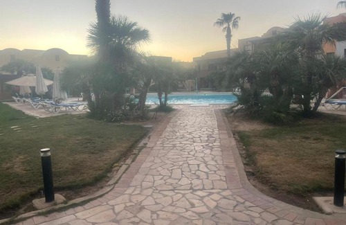 Port Ghalib Apartment | Inviting Chalet with Pool View and Private Beach Access
