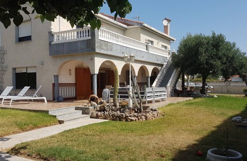 Vinaros Villa | Private Pool Retreat Steps from Vinaros Beach