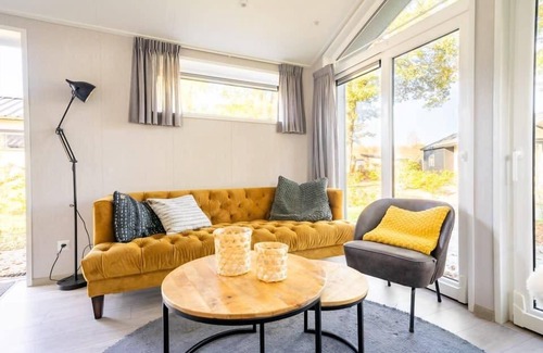 Otterlo House | Cozy Two-Bedroom Chalet with Kitchen & Pet-Friendly Amenities