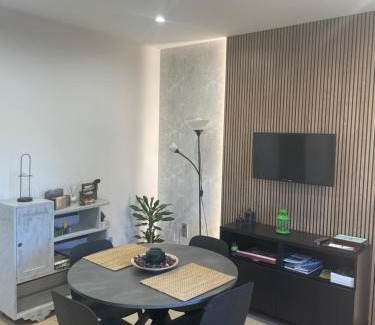 Astorga Ski Chalet | Pet-Friendly Retreat at Chalet xeitosiño - Guest Rated 9.3
