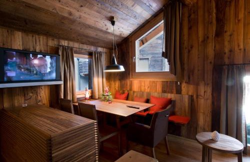 Zermatt Ski Chalet | Experience Chalet Z'Gogwärgji: 4-Star Retreat with Spa