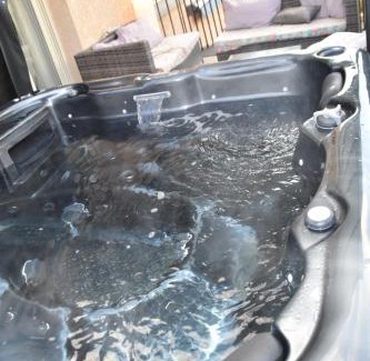 Pont-du-Chateau House | Relaxing Chalet with Hot Tub and Garden Retreat