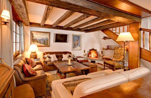 Zermatt Ski Chalet | Zen Retreat in Zermatt: Steps from Ski Lift & Hot Tub