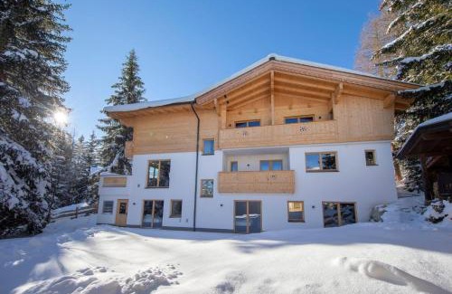 Hochkrimml House | Family-Friendly Getaway at Chalet Zillertal Arena 3