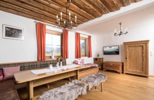 Hart im Zillertal Ski Chalet | Oceanfront Chalets Steiner: Pet Friendly and Family Ready