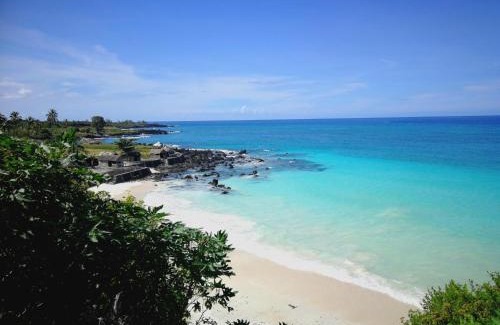 Chomoni Hotel | Oceanfront Chalets Chomoni with Dining and Family Fun