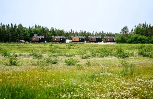 Longue-Pointe-de-Mingan Ski Chalet | Pet-Friendly Getaway at Chalets Didoche - Family Approved