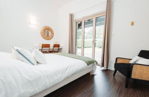 Orlu House | Family-Friendly Chalets et Gîtes d'Orlu with Pool