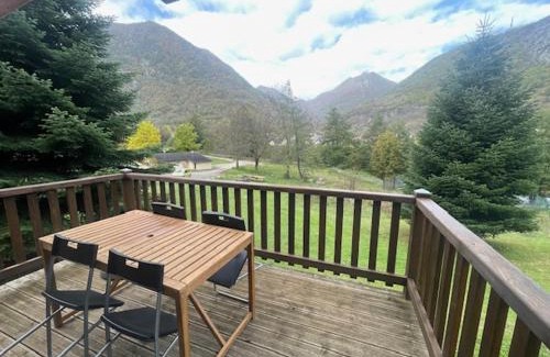 Auzat Ski Chalet | Pet-Friendly Chalets les tutes de la Vernière for Families