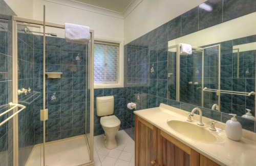 Bright Cabin | Relaxing Chalets Lumineux with Hot Tub and Pet-Friendly Options