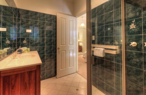 Bright Cabin | Relaxing Chalets Lumineux with Hot Tub and Pet-Friendly Options
