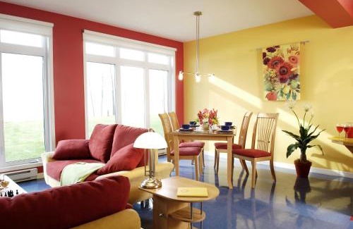 Mauricie Ski Chalet | Inviting Oceanfront Chalets Multivoile for Family Getaways