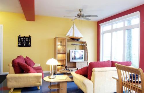 Mauricie Ski Chalet | Inviting Oceanfront Chalets Multivoile for Family Getaways