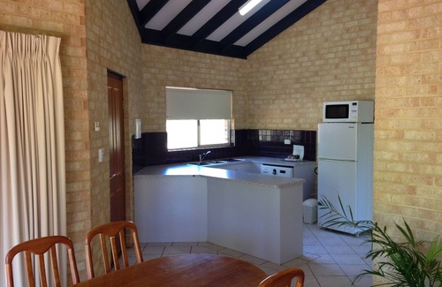 Stoneville Cottage | Cozy Chalets on Stoneville: Family-Friendly with Breakfast