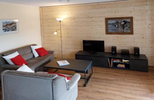 Burgberg Apartment | Family-Friendly Retreat at Grüner with High Guest Ratings