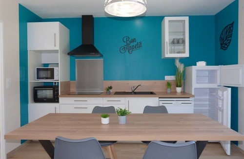 Saint-Pardoux House | Cozy Maison Neuve: Guest Rated 9.8 Near Lake Beach