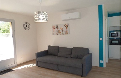 Saint-Pardoux House | Cozy Maison Neuve: Guest Rated 9.8 Near Lake Beach
