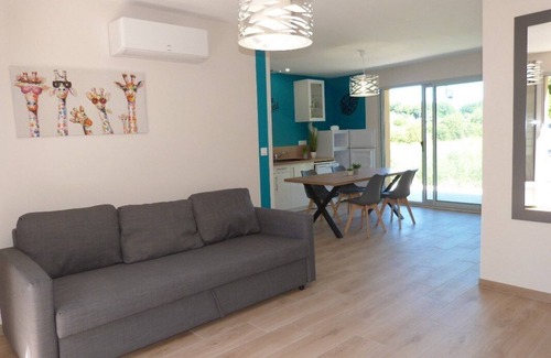 Saint-Pardoux House | Cozy Maison Neuve: Guest Rated 9.8 Near Lake Beach