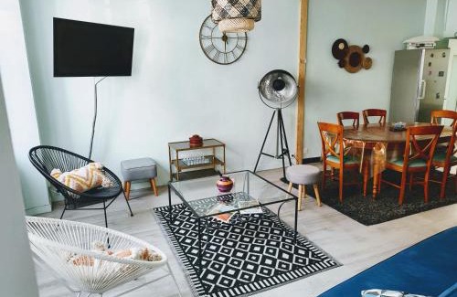 Ambert House | Inviting Townhouse Steps from the Round City Hall