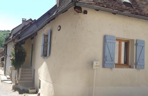Gagnac-sur-Cere House | Cozy Home with Garden: Pet & Child Friendly Retreat
