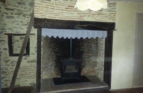 Gagnac-sur-Cere House | Cozy Home with Garden: Pet & Child Friendly Retreat