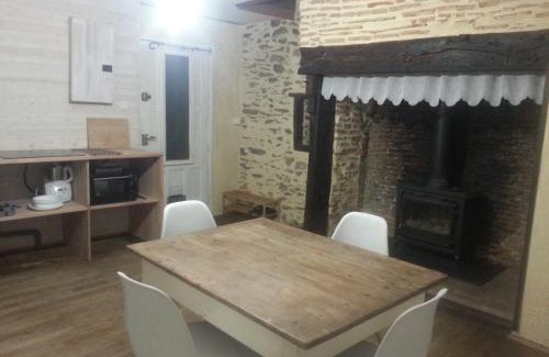 Gagnac-sur-Cere House | Cozy Home with Garden: Pet & Child Friendly Retreat