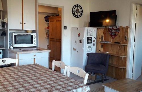 Villard-de-Lans Apartment | Modern T2 Cabin in Village Center with Mountain Views