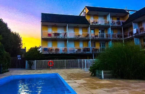 Quiberon Apartment | Cozy Cabin Studio at Résidence Ty Avel with Pool Access