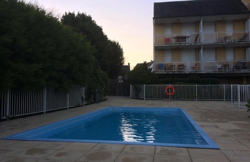 Quiberon Apartment | Cozy Cabin Studio at Résidence Ty Avel with Pool Access