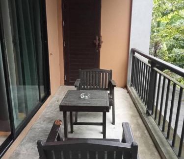 Chumphon Resort | Chalicha Resort: Relax by the Pool and Savor Great Dining