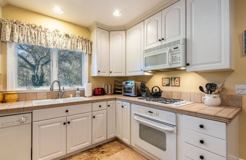 Healdsburg Cottage | Chalk Hill Cottage: Highly Rated Getaway Near Wineries