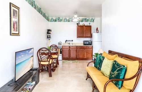 Ocean Point Apartment | Chalk Sound Jungle Oasis: Oceanfront Getaway Near Beach
