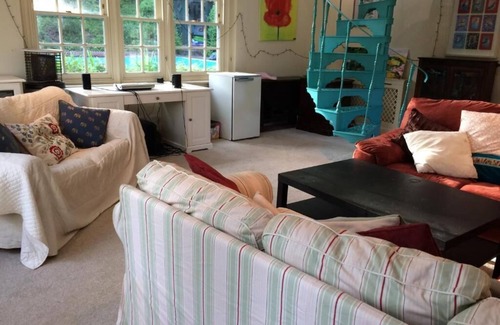Andover House | Inviting Chalkcroft Lodge: Pool, Breakfast & Family-Friendly Stay
