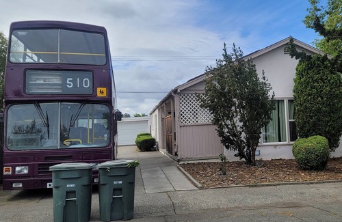 Vallejo House | Chalkwall Duplex in Vallejo - 5 minutes from Wine Country and Discovery Kingdom!