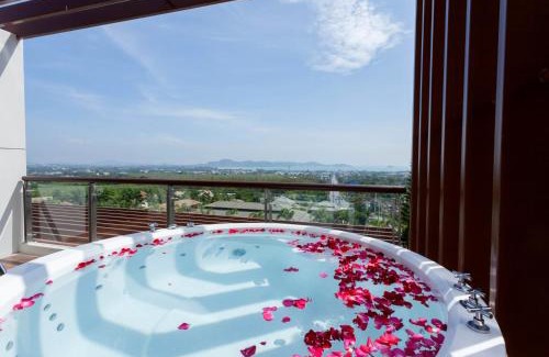 Karon Resort | Relaxing Chalong Chalet Resort with Pool & Spa Amenities