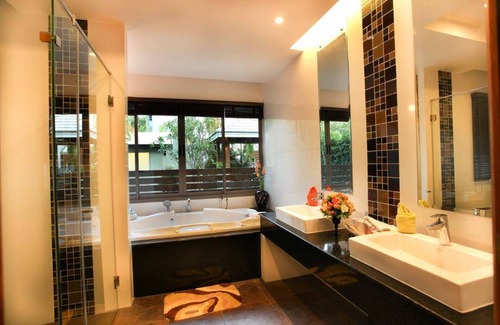 Chalong Hotel | Discover Chalong Miracle Lakeview Resort & Spa Retreat