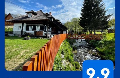 Stare Mesto House | Experience Chaloupka Kunčice: Pet-Friendly Retreat with High Ratings