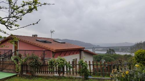 Callobre House | Chalt en Miño: Breathtaking Sea Views and Family Amenities