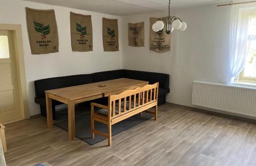 Cizkov House | Discover Chalupa Čížkovská desítka with Pool & Family Fun
