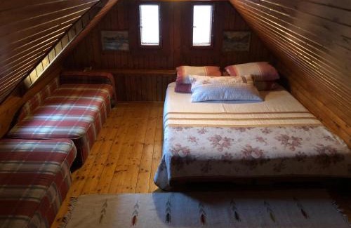Uhorska Ves House | Unforgettable Stay at Chalupa Alzbeta: 10/10 Rated Retreat