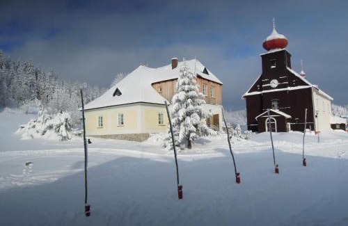 Mala Upa Apartment | Experience Chalupa Fara: 4-Star Stay with Hot Tub & Kitchen