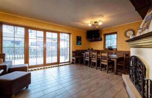 Spisske Hanusovce House | Comfortable Chalupa Josta with 4 Bedrooms and Skibus Access