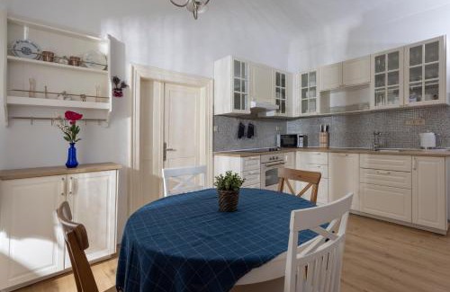 Horka Apartment | Pet-Friendly Retreat at Chalupa Kolowrat - Rated 9/10