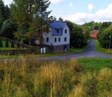 Kovarska House | Discover Chalupa Kovářská: Pet-Friendly Retreat with Hot Tub