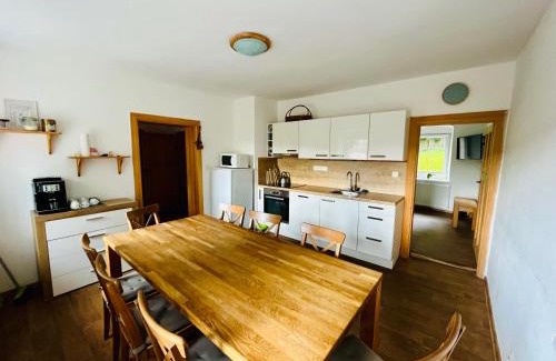 Kovarska House | Pet-Friendly Retreat at Chalupa Měděnecká - Rated 9.2/10