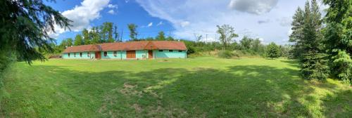 Vevcice House | Pet-Friendly Retreat at Chalupa Myslivna - Highly Rated Stay