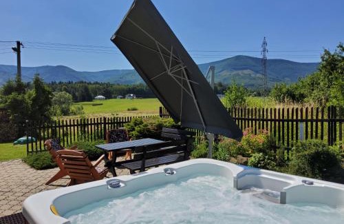 Frenstat pod Radhostem Ski Chalet | Pet-Friendly Chalupa PA with Kitchen & Hot Tub Amenities