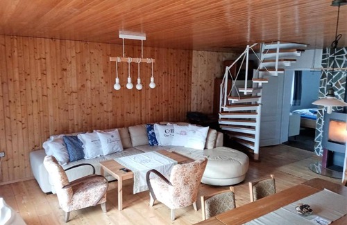 Frenstat pod Radhostem Ski Chalet | Pet-Friendly Chalupa PA with Kitchen & Hot Tub Amenities