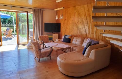 Frenstat pod Radhostem Ski Chalet | Pet-Friendly Chalupa PA with Kitchen & Hot Tub Amenities