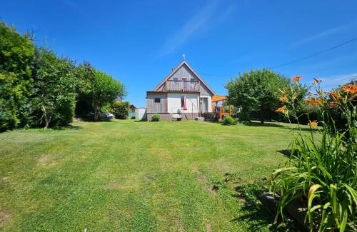 Predni Vyton House | Pet-Friendly Chalupa Pasečná with Oceanfront Views